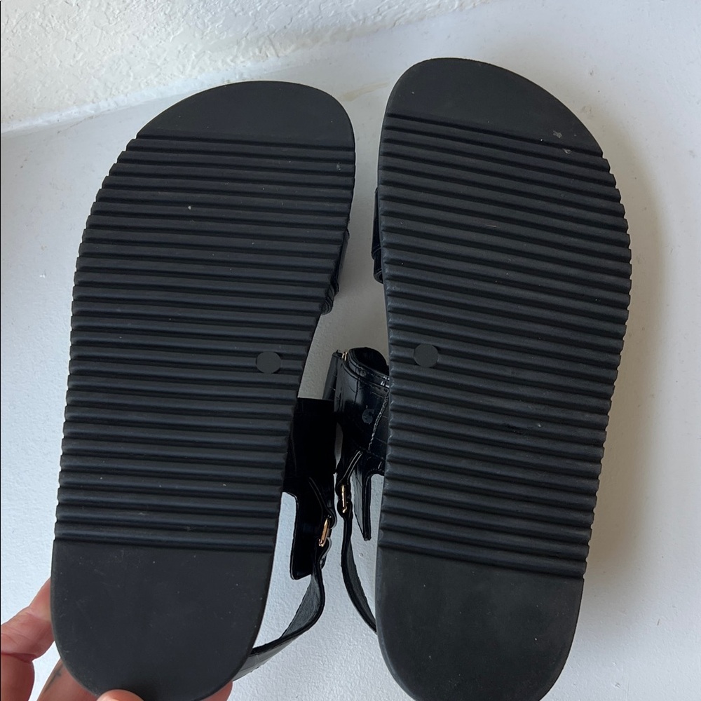 Steve Madden Black Sandals - Picture 2 of 5